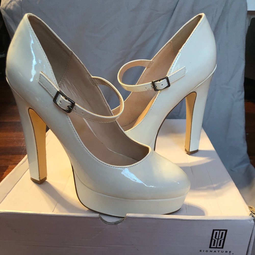 White Patent Leather Mary Jane pumps